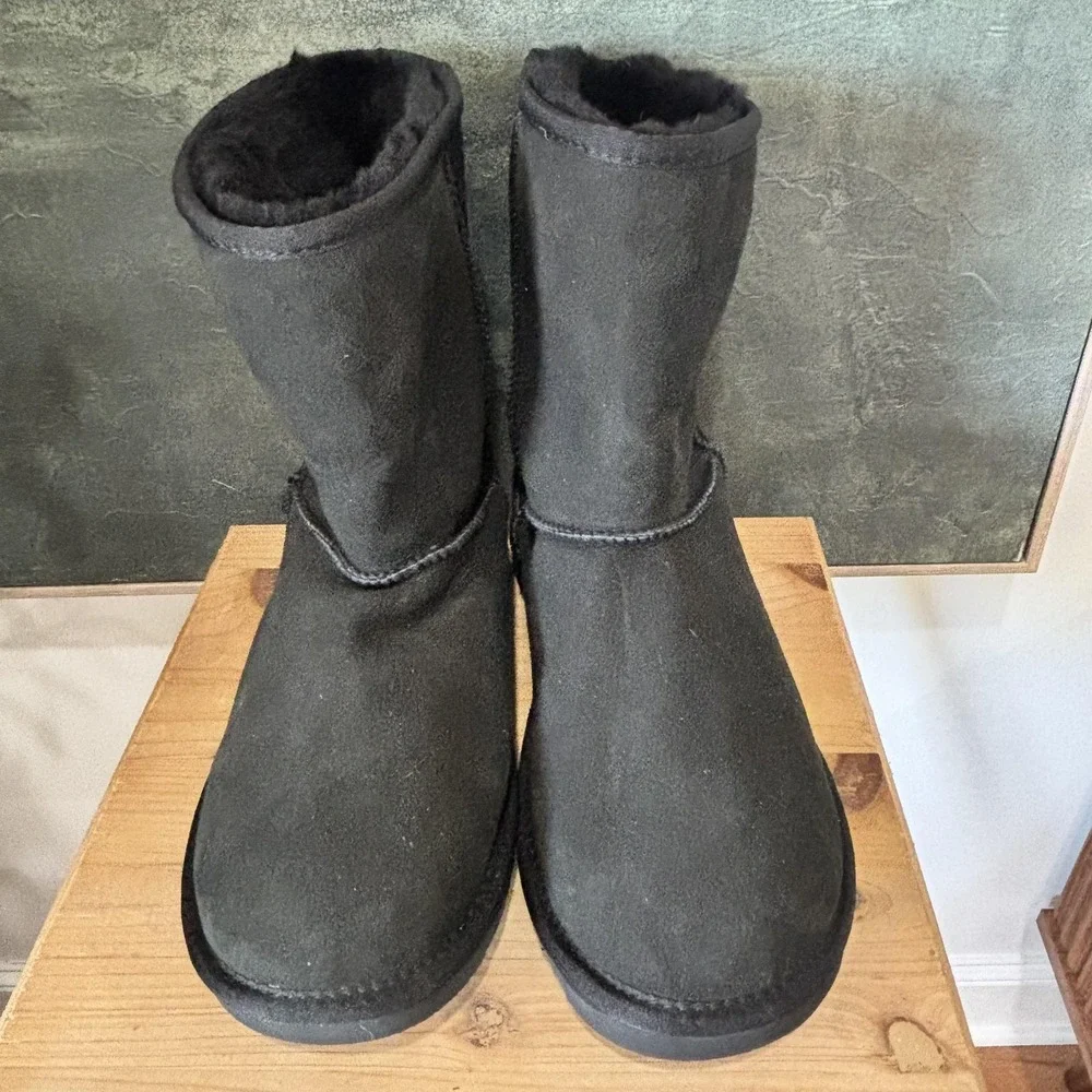 Australia Luxe Collective Boots Mens Size 13 Black Sheepskin Cosy Short Snow